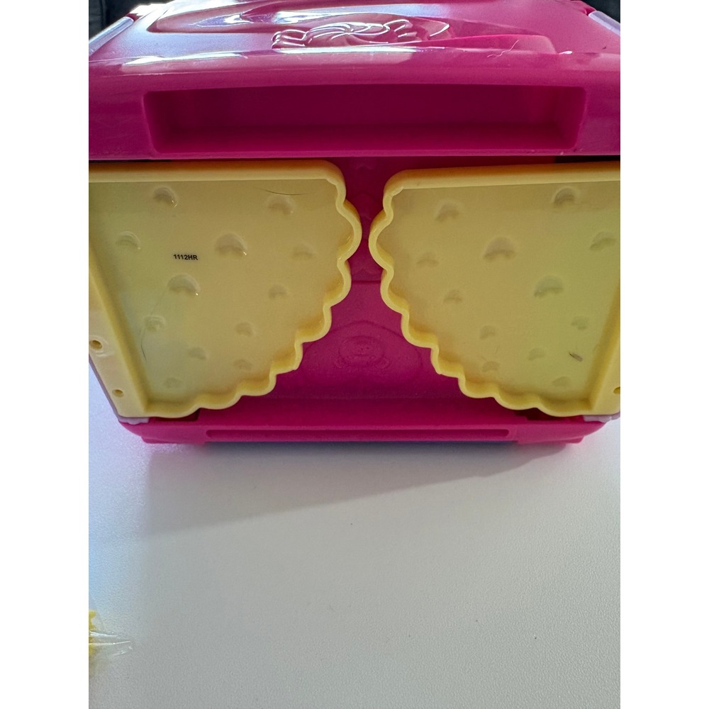 Polly Polly Pocket Gumball Bear Candy Shop Complete w Dolls &‎ Accessories - Picture 9 of 9
